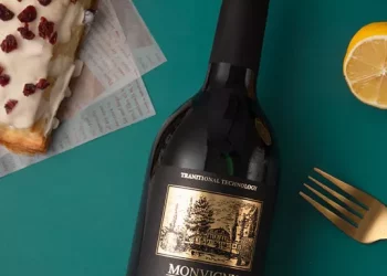 How can wine aroma identification improve aroma memory