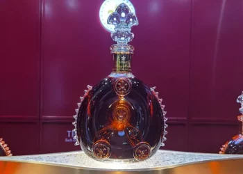 How to cool a wine quickly