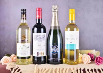 What are the aromas of the wine