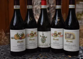 How is vegetarian wine made