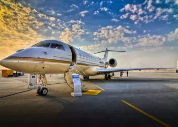 How do you refuel a private jet