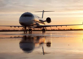 What are the ways private jets can be purchased