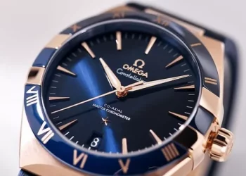 Crocodile leather watchband maintenance method