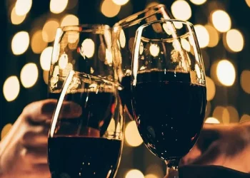 how much wine is healthy