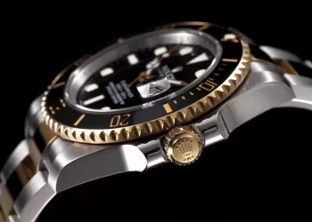 How to wind a submariner