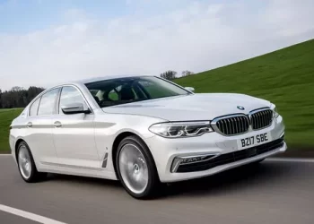 How does the bmw 530e hybrid work