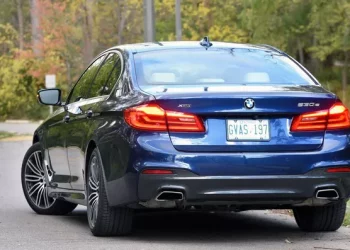 How long does it take to charge bmw 530e