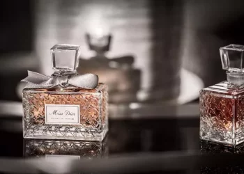 Who is the actress in the new miss dior commercial