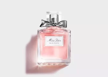 How does miss dior smell like