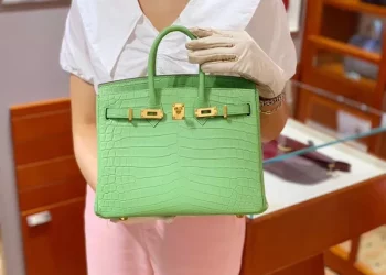 Why birkin bag is so expensive