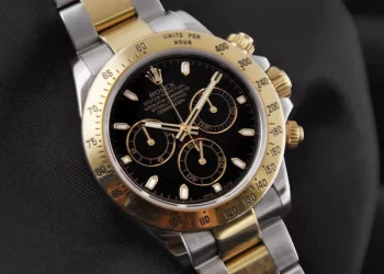 How to Use Rolex Daytona Chronograph: Tips & Tricks