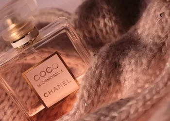 A Comprehensive Guide to the Smell of Coco Mademoiselle